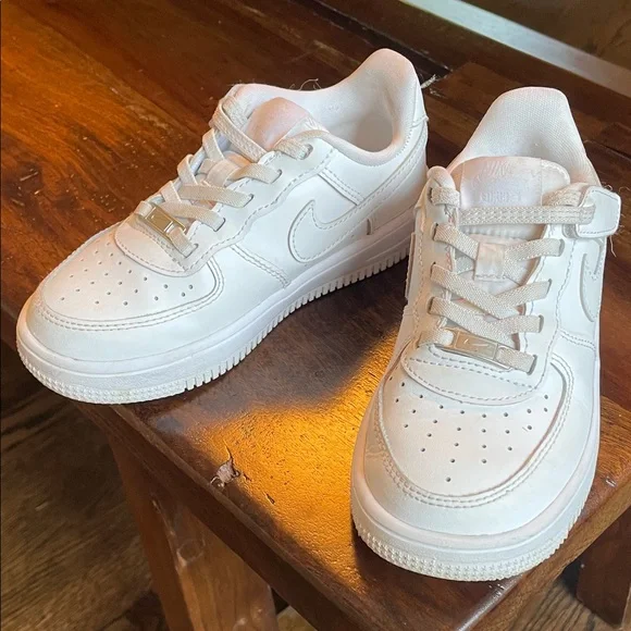 Nike Air Force 1 Low White Sneakers - Picture 3 of 4